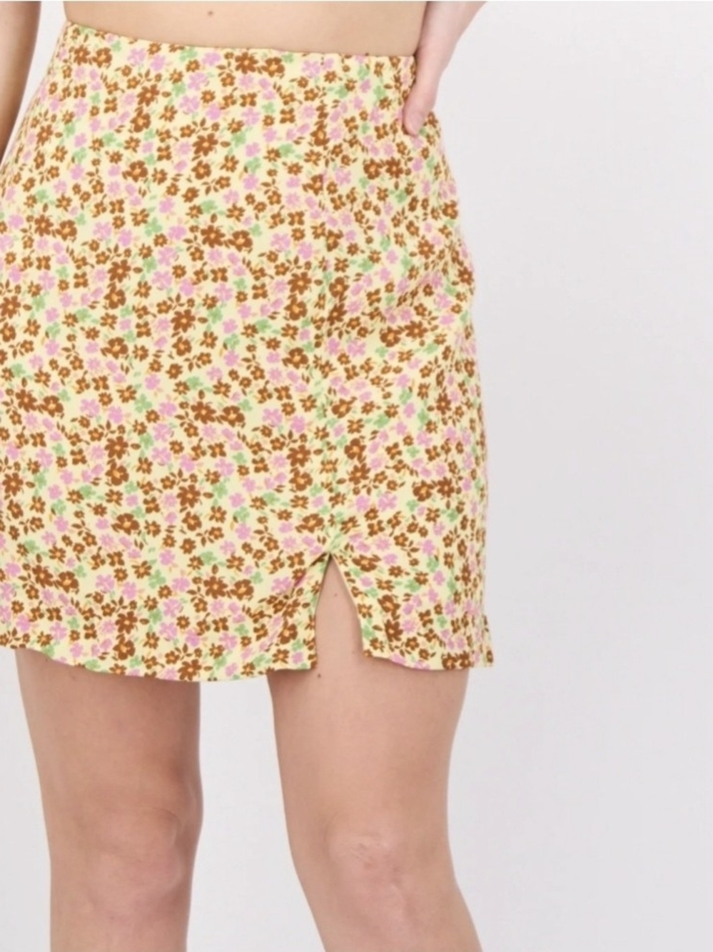Retro Style Mango Floral Mini Skirt with Front Notch 1970s Mod Medium